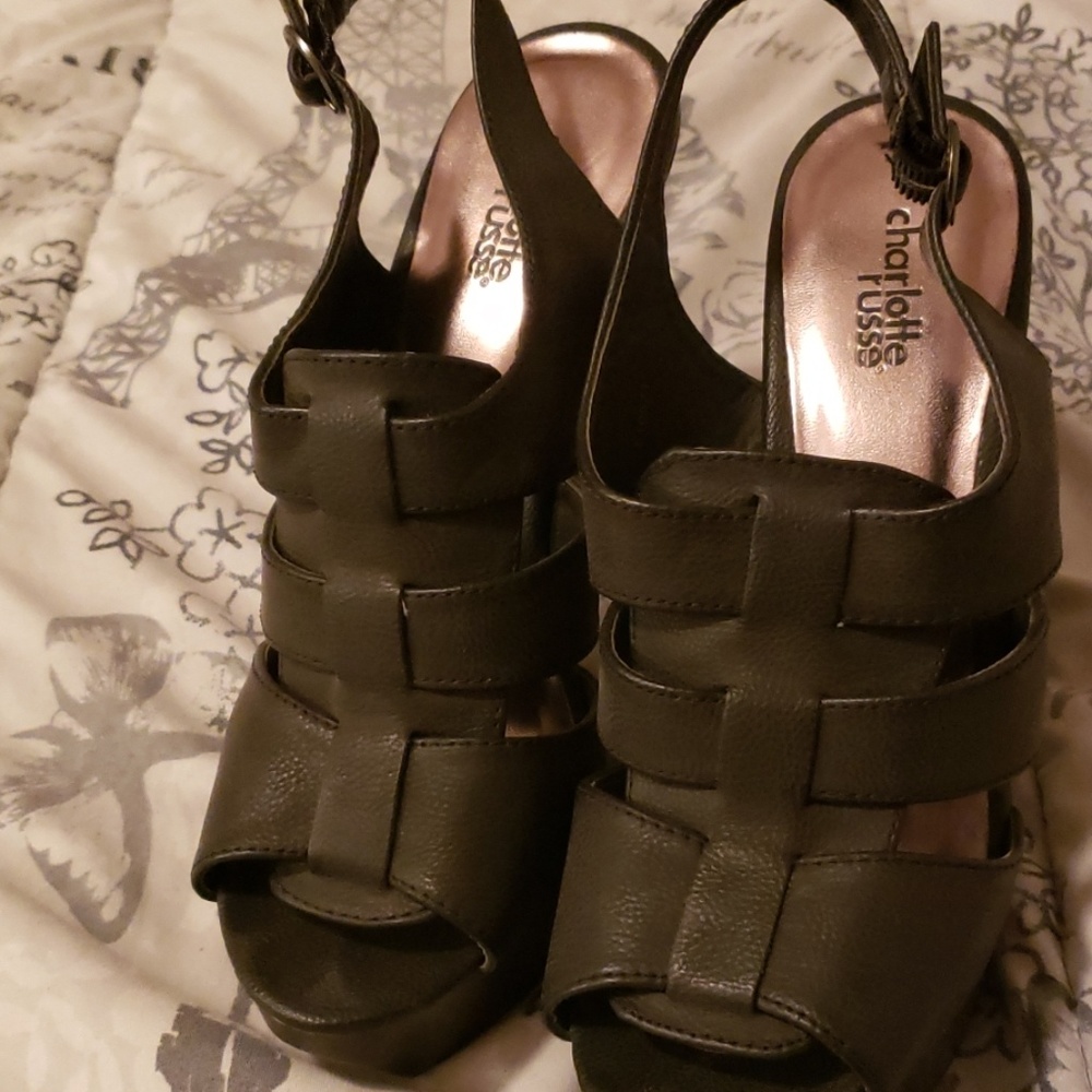 Heels - Picture 2 of 4